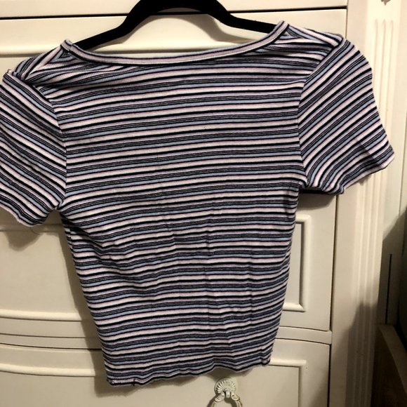 Hollister Medium Striped T-Shirt with Wrapped Waist - Picture 2 of 2